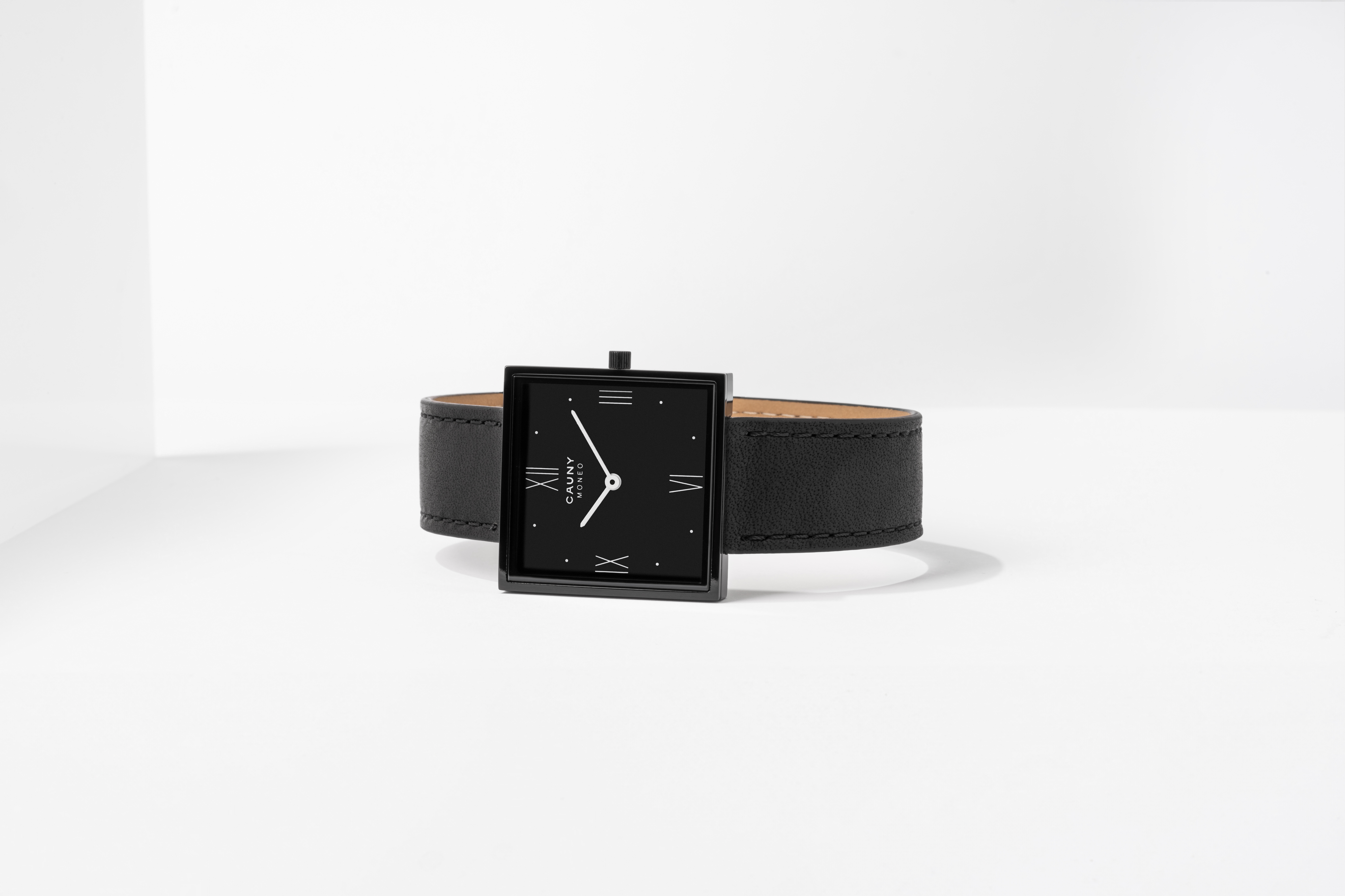 Moneo Black