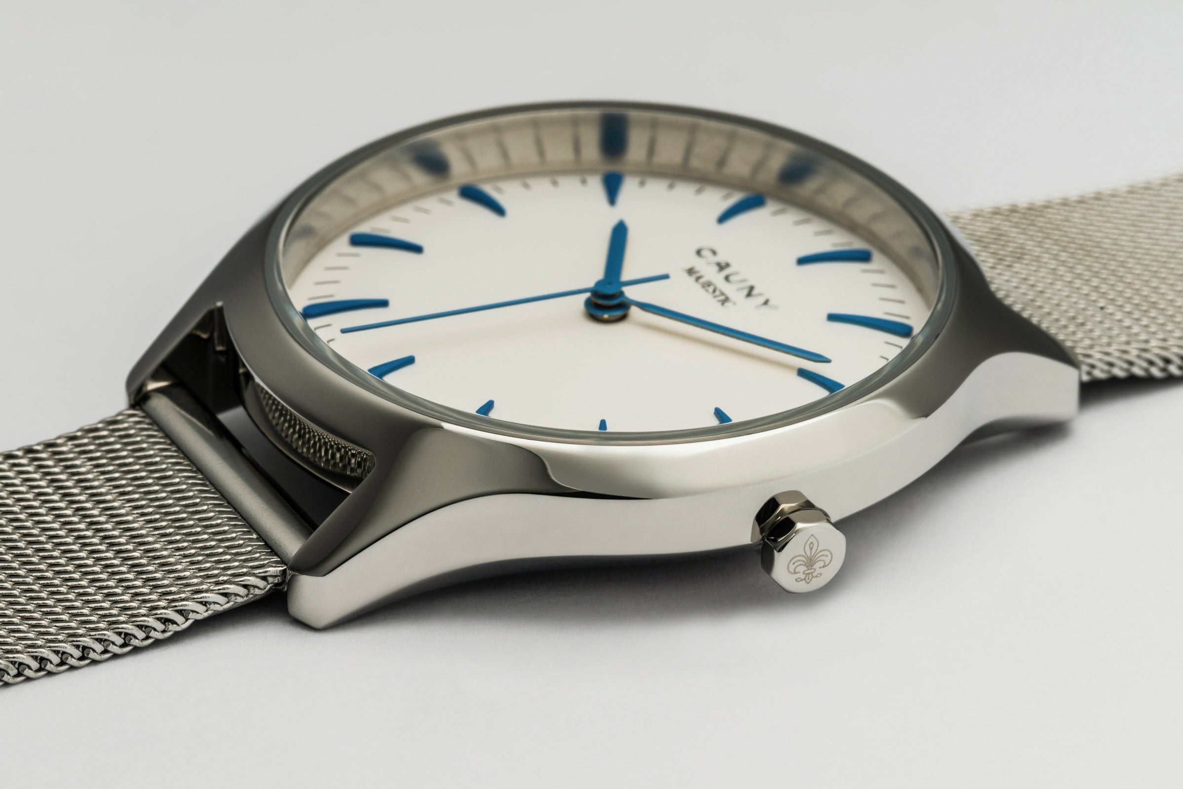 Majestic Essence Blue - Cauny