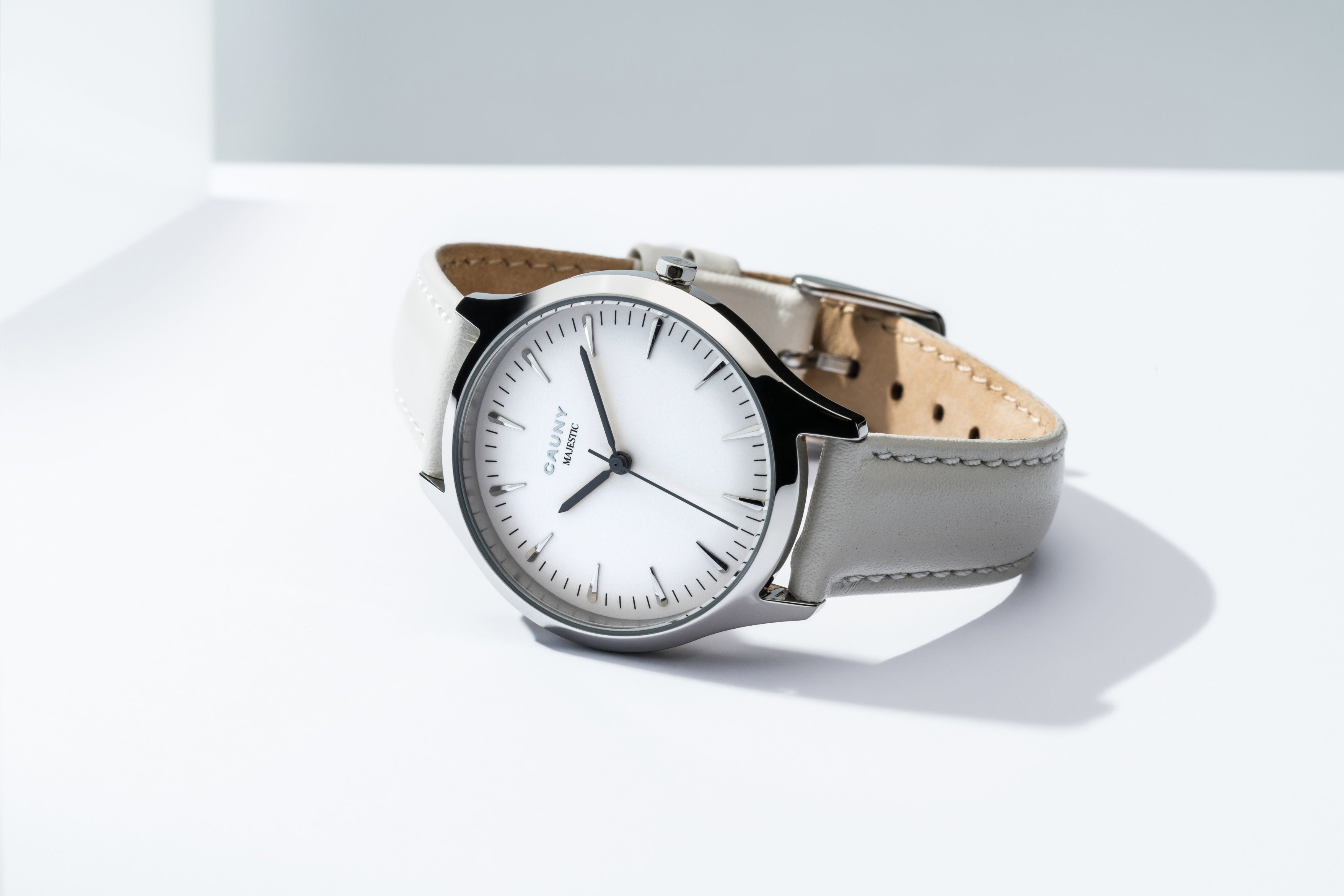 Majestic Essence Silver - Cauny