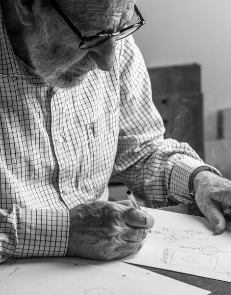 Pritzker Prize Winner Álvaro Siza creates his first ever watch with Cauny