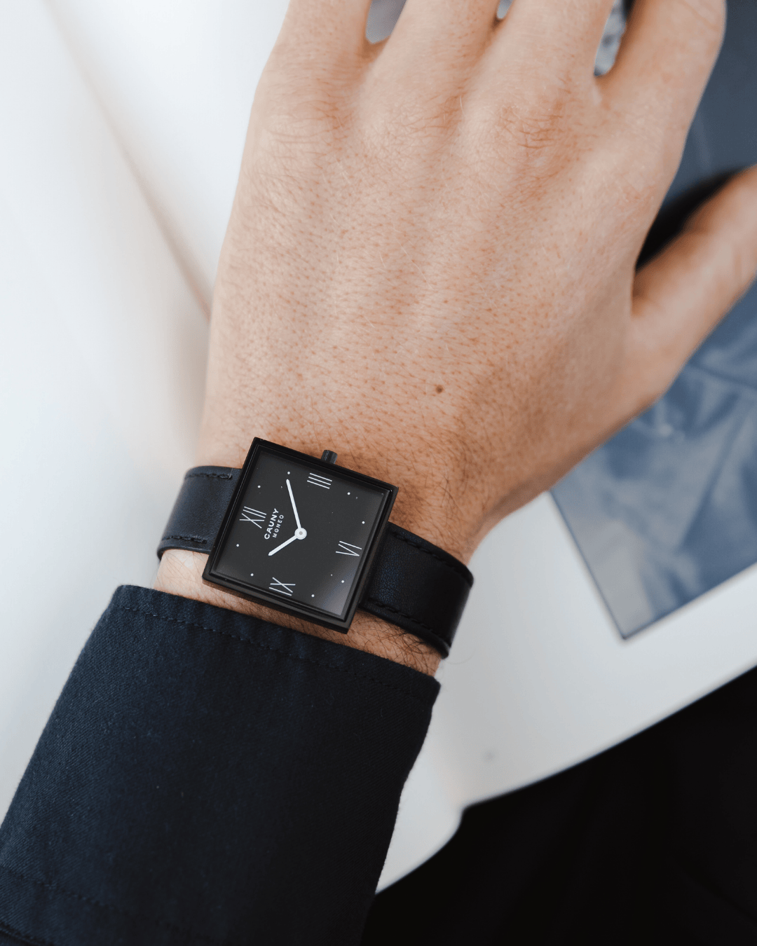 Moneo Black